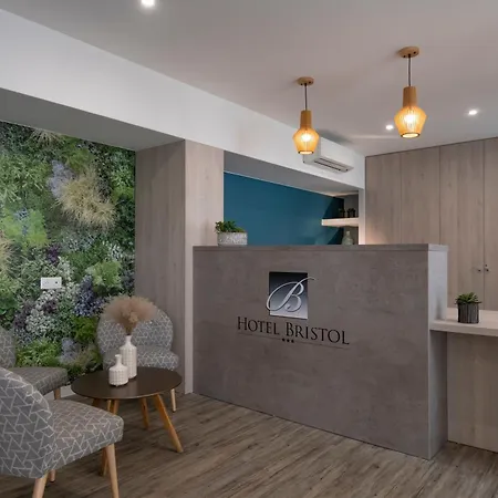Bristol Hotel 3*