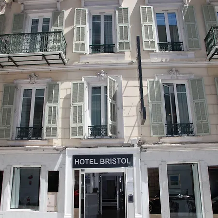 Bristol מלון 3*