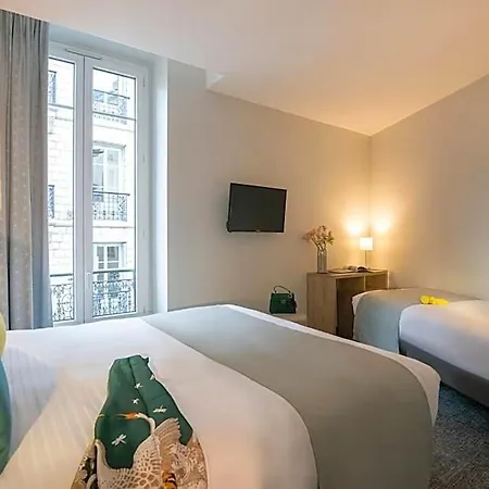 Bristol Hotel 3*