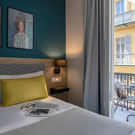 Bristol Отель