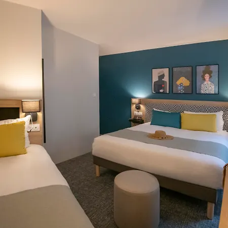 Bristol Отель 3*