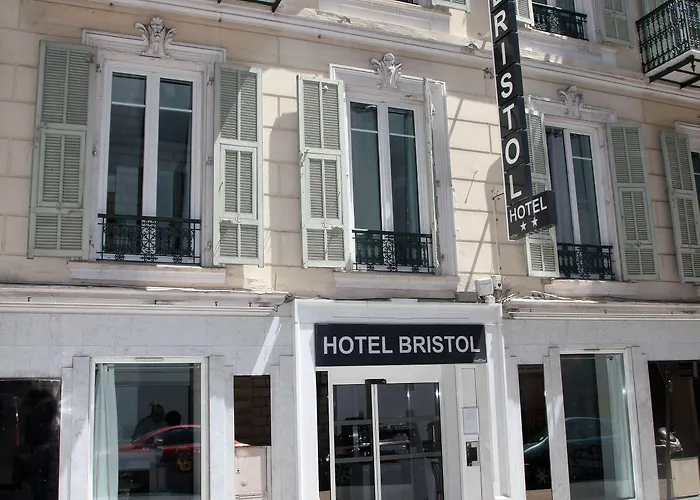 Bristol Otel 3*