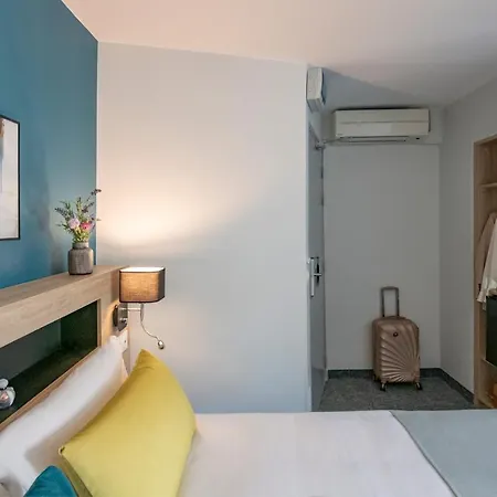 Bristol Отель 3*