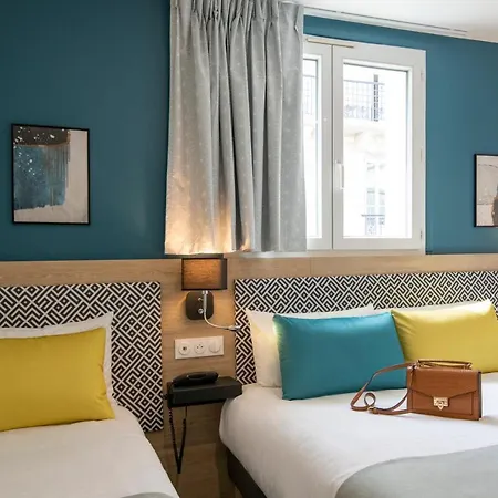 Bristol Отель 3*