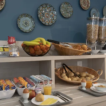 Bristol Отель 3*